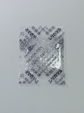 シリカゲルKP-3g　2300個入 （一斗缶）